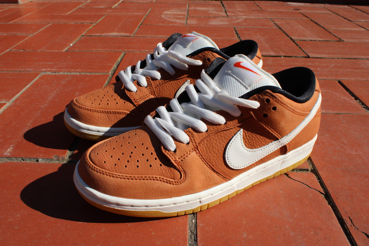 Nike sb orange label dunk low pro shoes best sale